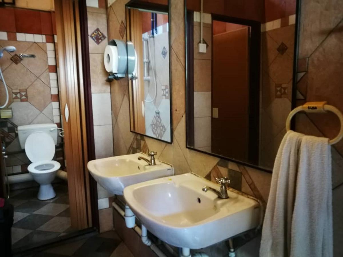 Grocer'S Inn Backpackers Guesthouse Kuala Lumpur Dış mekan fotoğraf