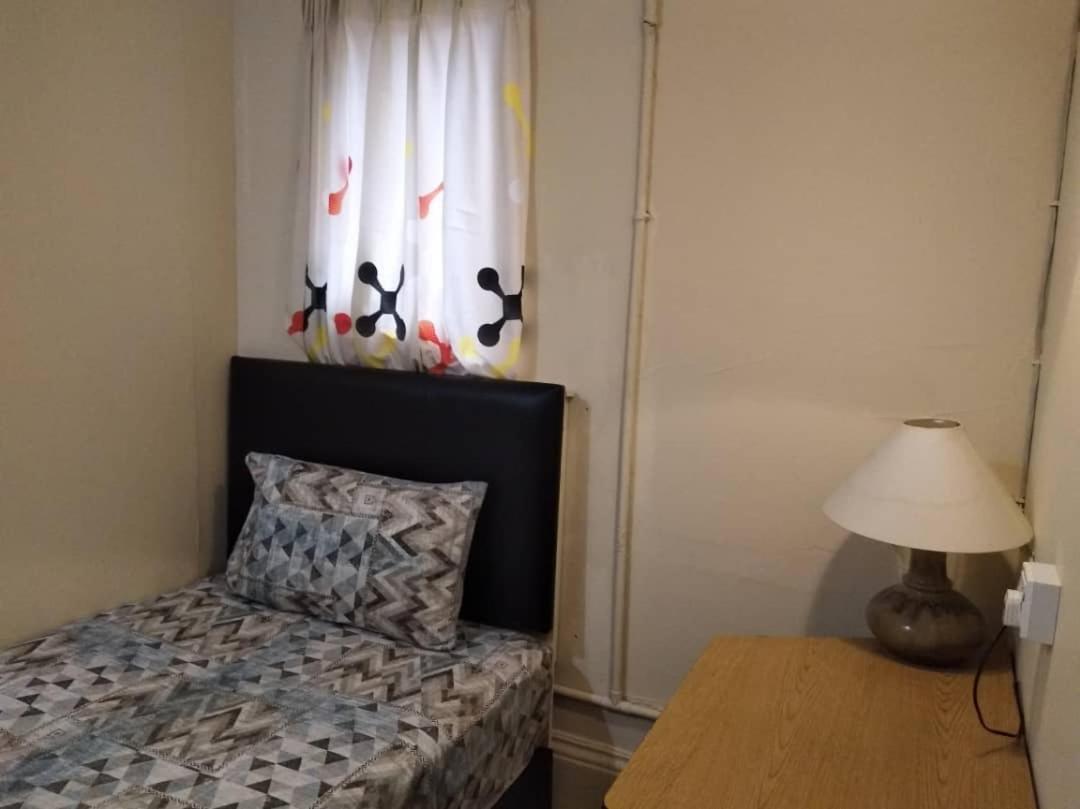 Grocer'S Inn Backpackers Guesthouse Kuala Lumpur Dış mekan fotoğraf